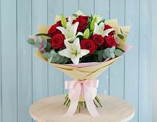 Букет цветов из:  Лилии и Розы в Поселок кирпичного завода