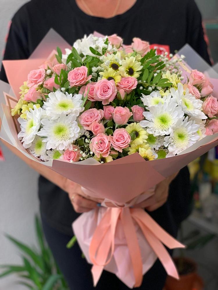 Букет цветов из: Розы и Хризантемы в Поселок кирпичного завода