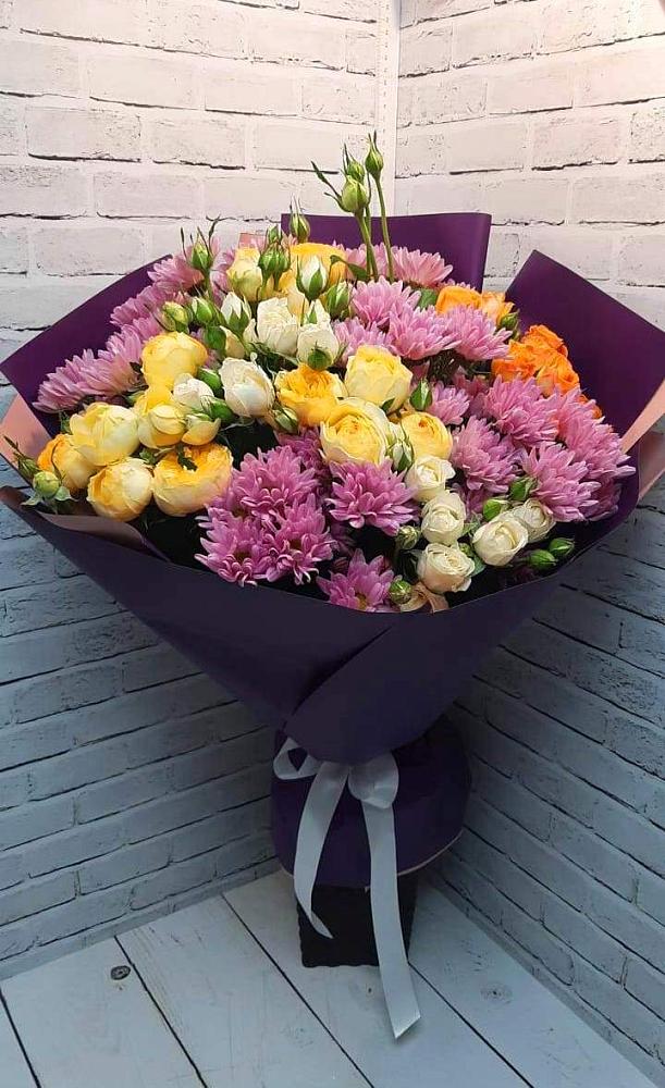 Букет цветов из: Хризантемы и Розы в Поселок кирпичного завода
