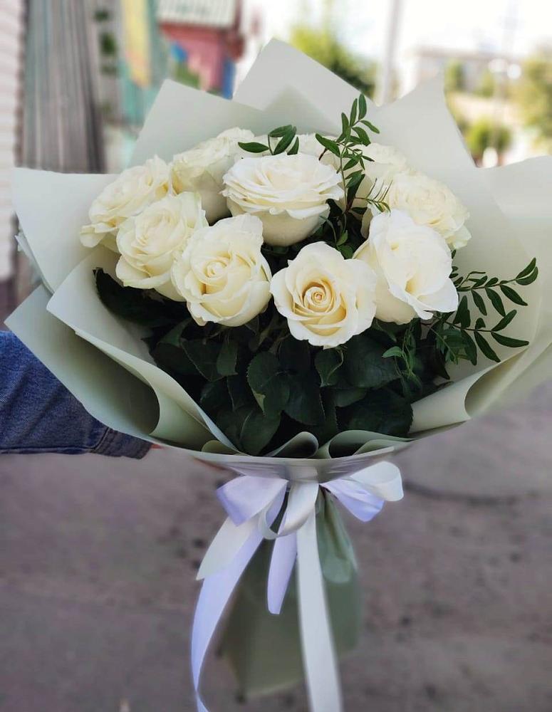 Букет Белые розы Проуд в Поселок кирпичного завода