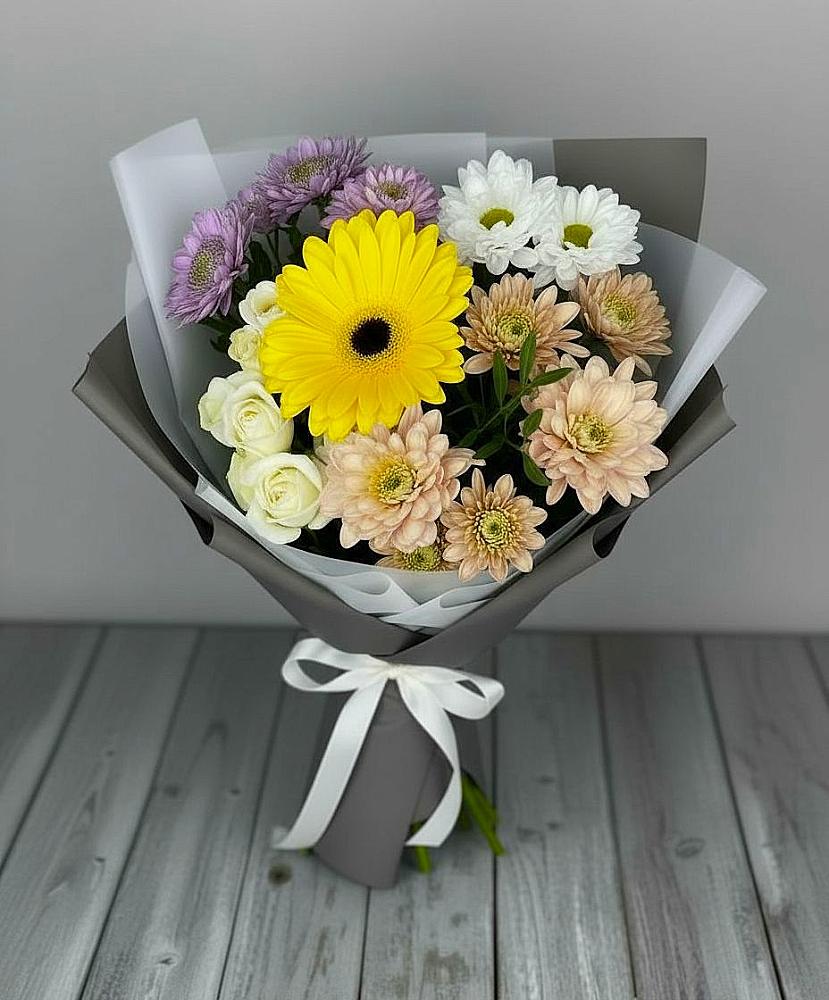 Букет цветов из: Розы, Герберы и Хризантемы в Поселок кирпичного завода