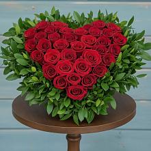 Цветочная композиция из Розы в виде сердца в Поселок кирпичного завода