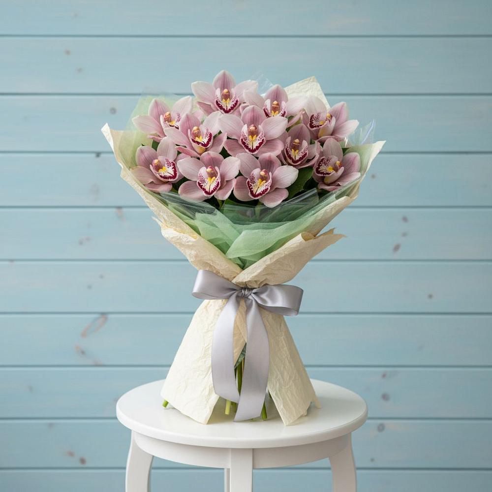 Букет цветов из: Орхидеи и Розы в Поселок кирпичного завода