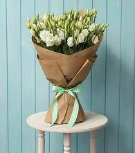 Букет цветов из:  Лизиантусы в Поселок кирпичного завода