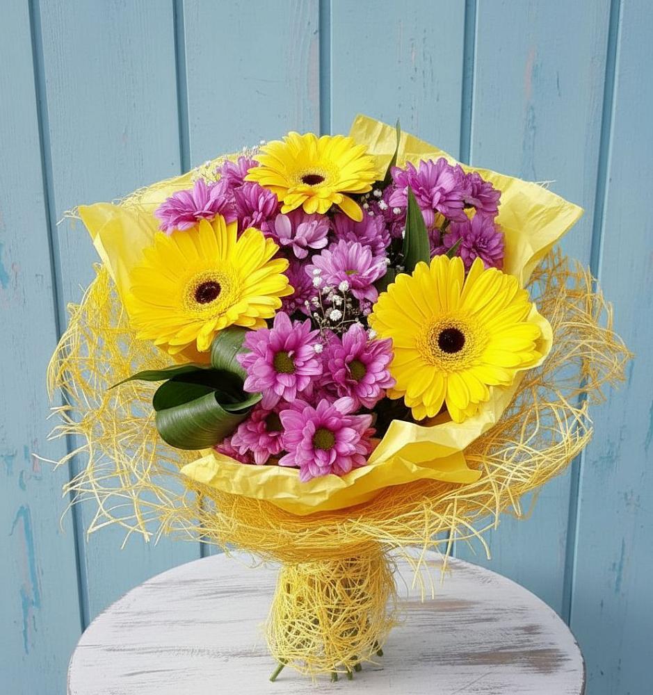 Букет цветов из: Хризантемы и Герберы в Поселок кирпичного завода