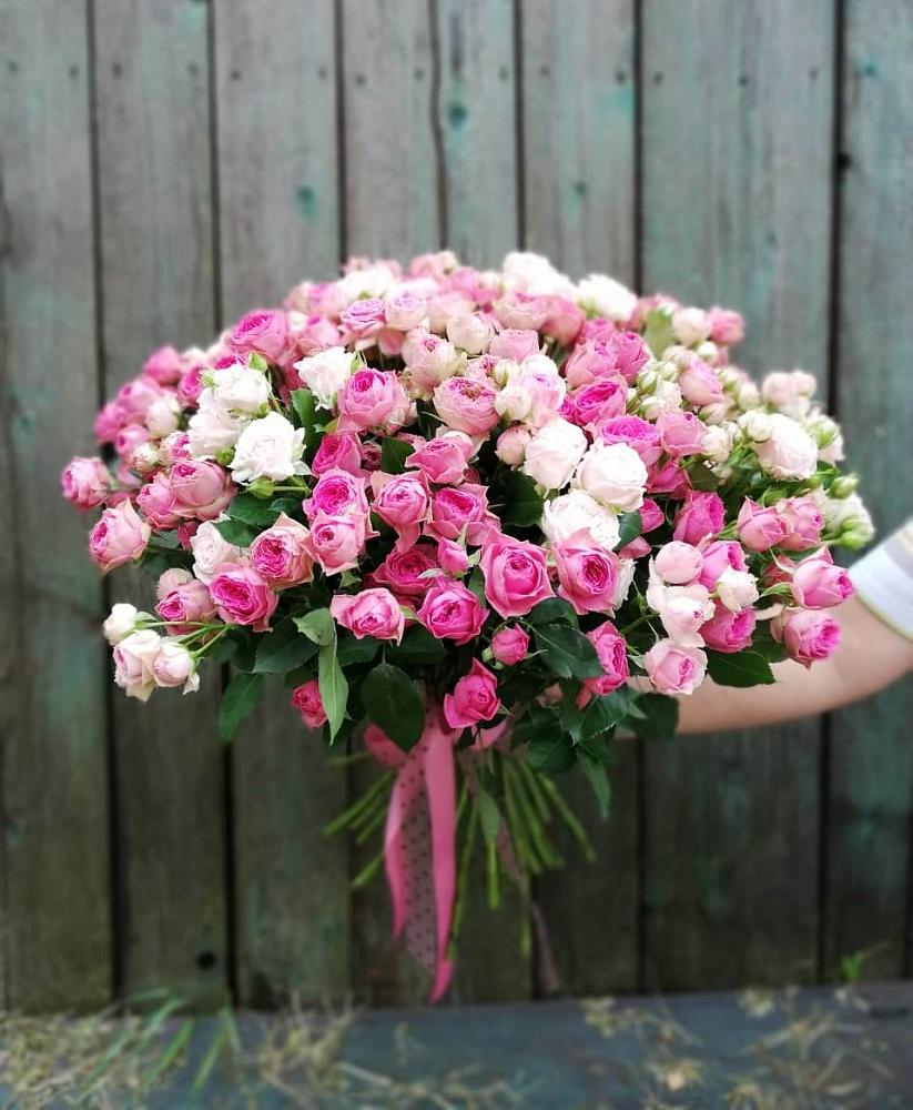 Букет Розовые кустовые розы Натали и Лав Лидия в Поселок кирпичного завода