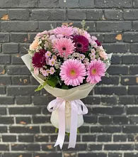 Букет цветов из:  Герберы и Хризантемы в Поселок кирпичного завода