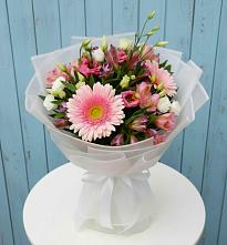 Букет цветов из:  Герберы, Альстромерии и Лизиантусы в Поселок кирпичного завода