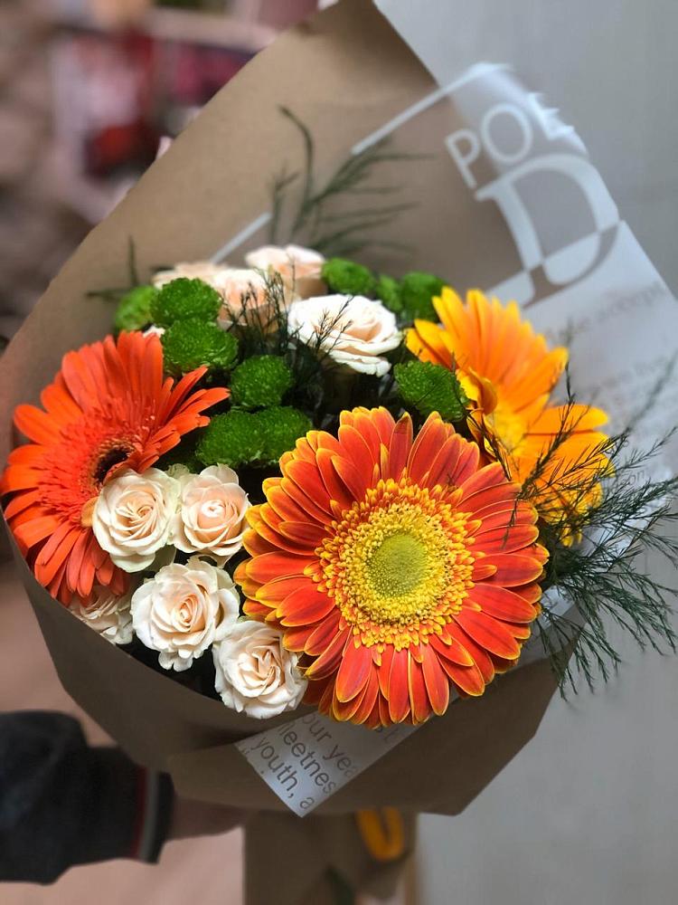 Букет цветов из: Герберы, Хризантемы и Розы в Поселок кирпичного завода