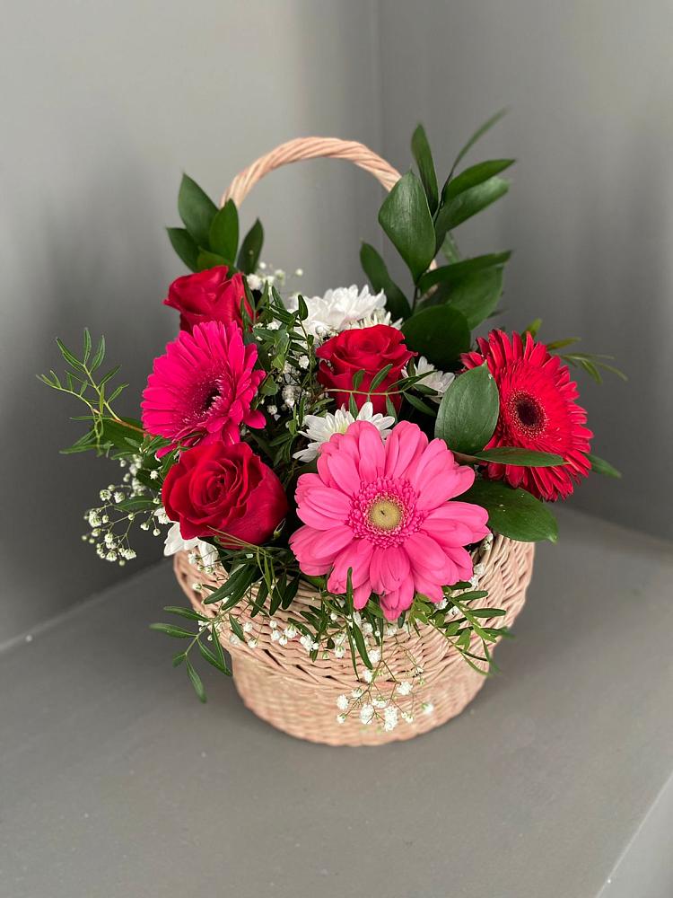 Цветочная композиция из Розы, Хризантемы и Герберы в корзине в Поселок кирпичного завода