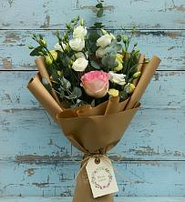 Букет цветов из:  Розы и Лизиантусы в Поселок кирпичного завода