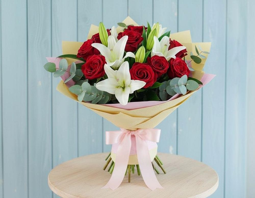 Букет цветов из: Лилии и Розы в Поселок кирпичного завода